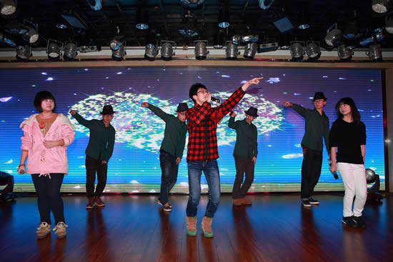 街舞《舞動(dòng)新春》表演單位 東辰學(xué)校高中部