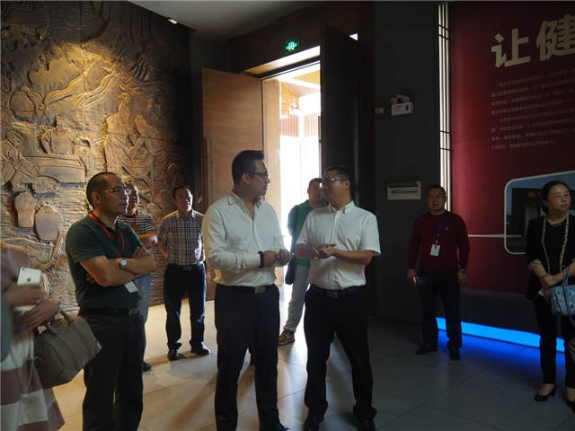 熱烈歡迎香港西貢區(qū)工商聯(lián)魏志偉會長一行到東辰集團(tuán)參觀訪問