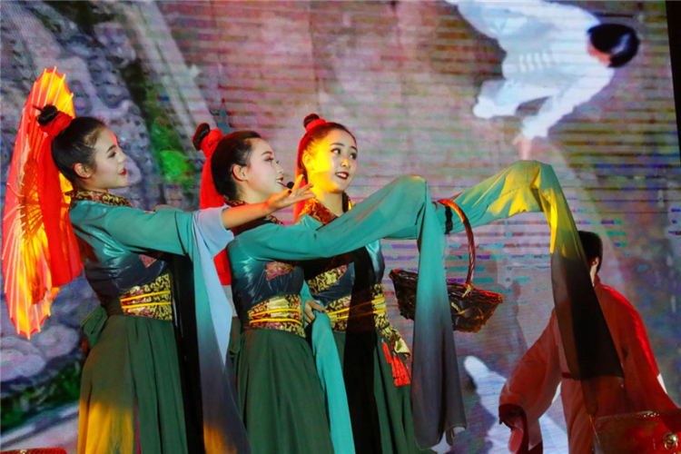 眉山東辰學(xué)校 舞臺劇 《眉山東辰賦》